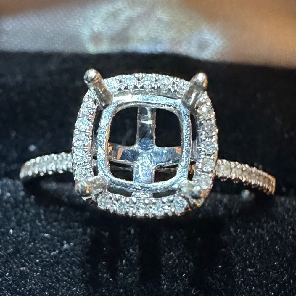 1/4 Carat 10K White Gold Diamond Engagement Ring Semi Mount 6X5.5mm .25ctw NEW